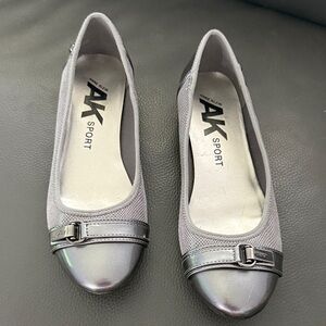 Anne Klein Silver and Gray Flats